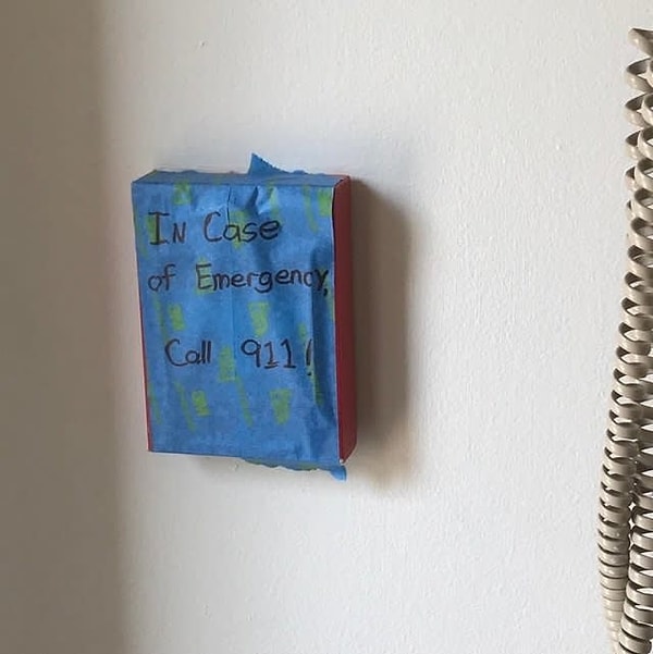 11. Надежное замещение пожарной сигнализации: "В экстренной ситуации звоните 911".