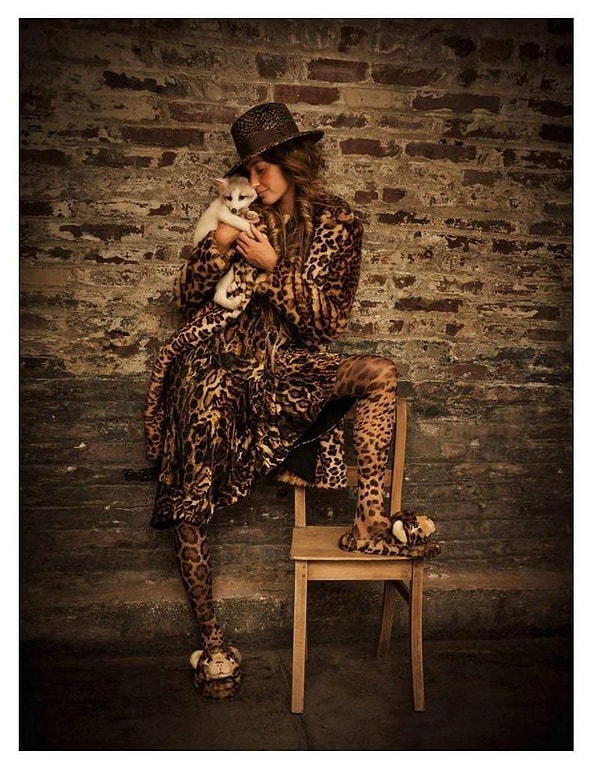 В Голливуде есть много знаменитостей, которые любят мех, но число тех, кто выступает против его использования, еще больше.