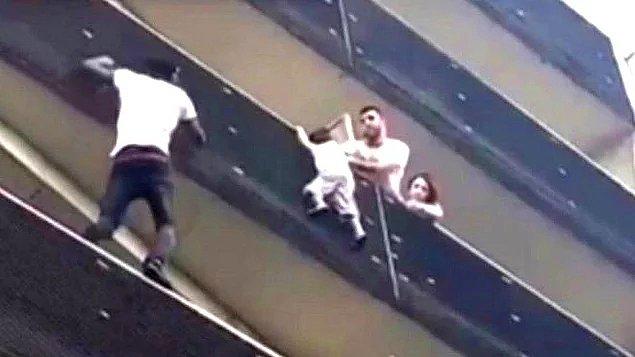 20. Paris’te balkondan sarkan bir çocuk düşmek üzereyken Malili bir göçmen balkondan balkona atlayarak çocuğun hayatını kurtarmıştı.