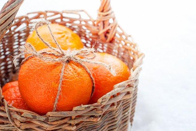 4. Mandalina, portakal gibi yılbaşı milli meyvelerinin o eşsiz güzellikteki tadına sabahlara kadar varmak,