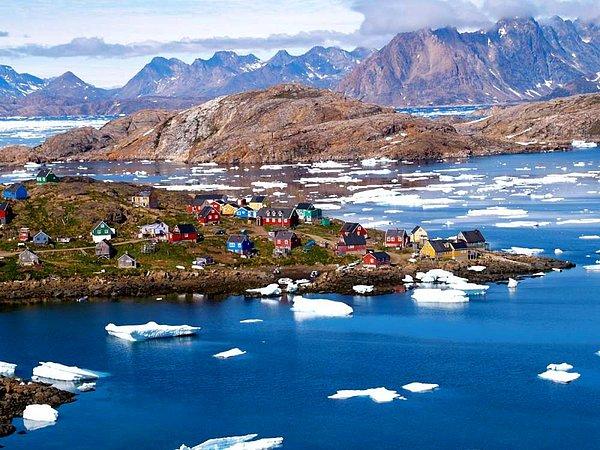 2012 yazında, Grönland Buz Plakasının yüzeyinin %97'si erimeye başladı.