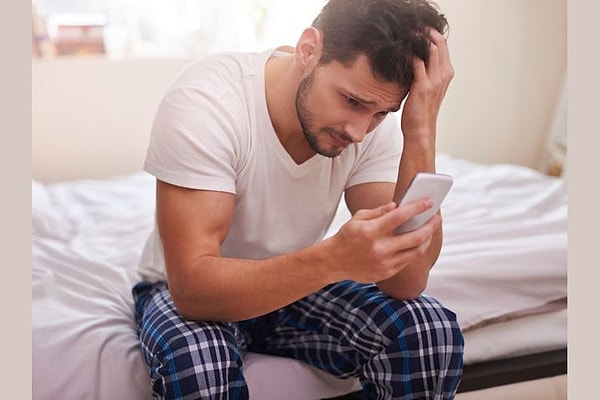 6. Что он делает в телефоне?