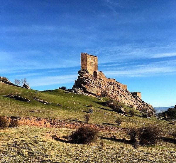 5. Замок Сафра, Испания - Башня Радости