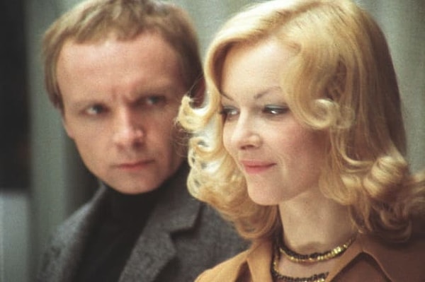 10. Кем по профессии были главные герои фильма "Ирония судьбы, или С лёгким паром" Женя Лукашин и Надя Шевелёва?