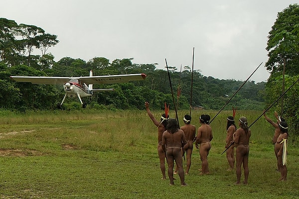 3. Индейцы тагаери обитают на территории национального парка Ясуни на востоке Эквадора. Когда-то они были в составе племени ваорани, но когда их сородичи в конце 60-х годов начали контактировать с протестантскими миссионерами, ушли в леса и перестали общаться с внешним миром.