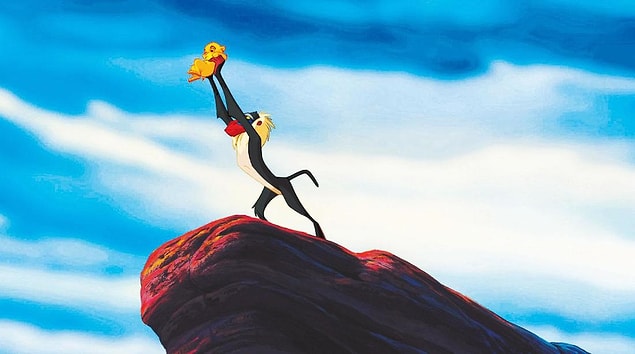 6. Senaryonun ilk halinde, Rafiki bir çitaymış ve Timon ile Pumbaa da, filmin başından beri Simba ile arkadaşlarmış.