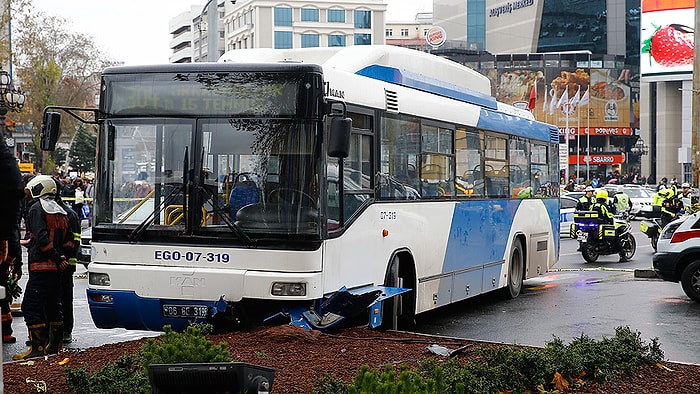 Ankara'da Kontrolden Çıkan Belediye Otobüsü Yayalara Çarptı: 1 Ölü, 2 Yaralı