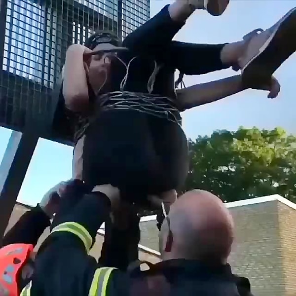 8. Это кто же сделал такой мощный бросок?