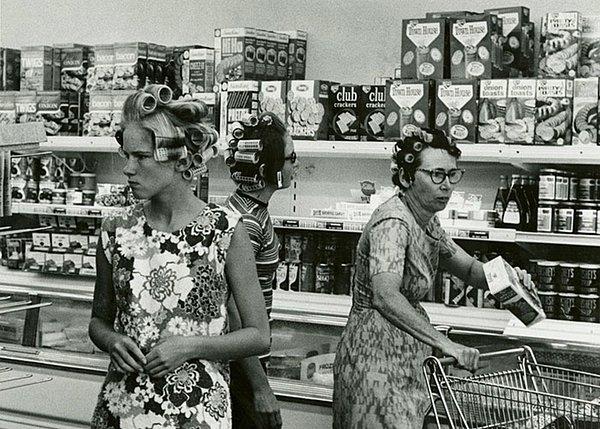 17. "1960'lı yıllarda çok sayıda kadın, bakkal alışverişini bu şekilde yapabiliyordu."