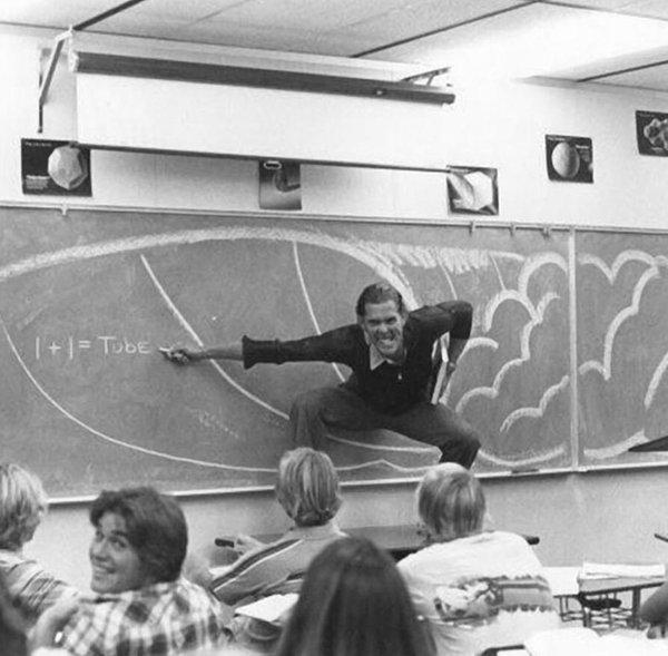 19. 1970'lerde sörfün fiziğini anlatan bir lise öğretmeni.
