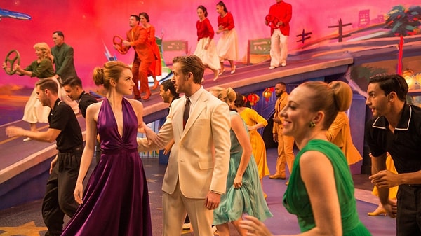 8. Какой рейтинг у фильма "Ла-Ла-Ленд"?