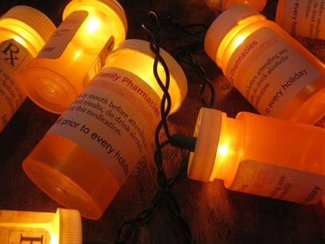 10. Prescription bottles can be good Christmas light!
