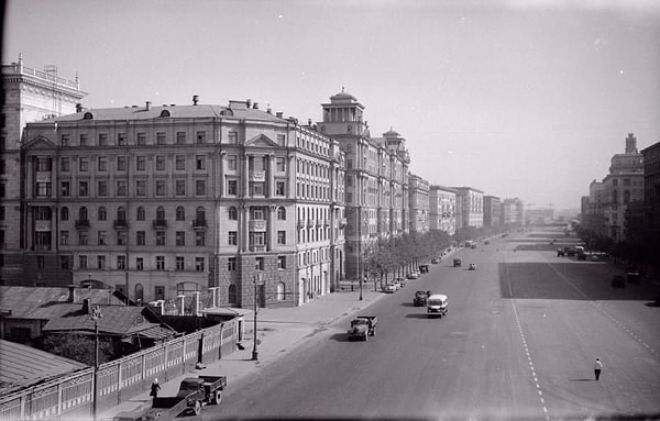 9. Узнаете проспект?