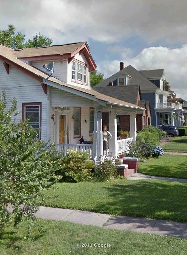 6. "Вскоре после того, как скончалась моя мама... Я Решил посмотреть ее дом на Google Earth"