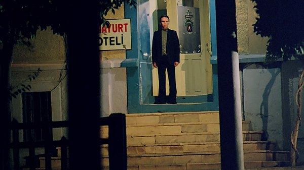 1987'de 9. Nantes 3 Kısa Film Şenliği'nde büyük ödül, Ömer Kavur'un ''Anayurt Oteli'' filmine verildi.