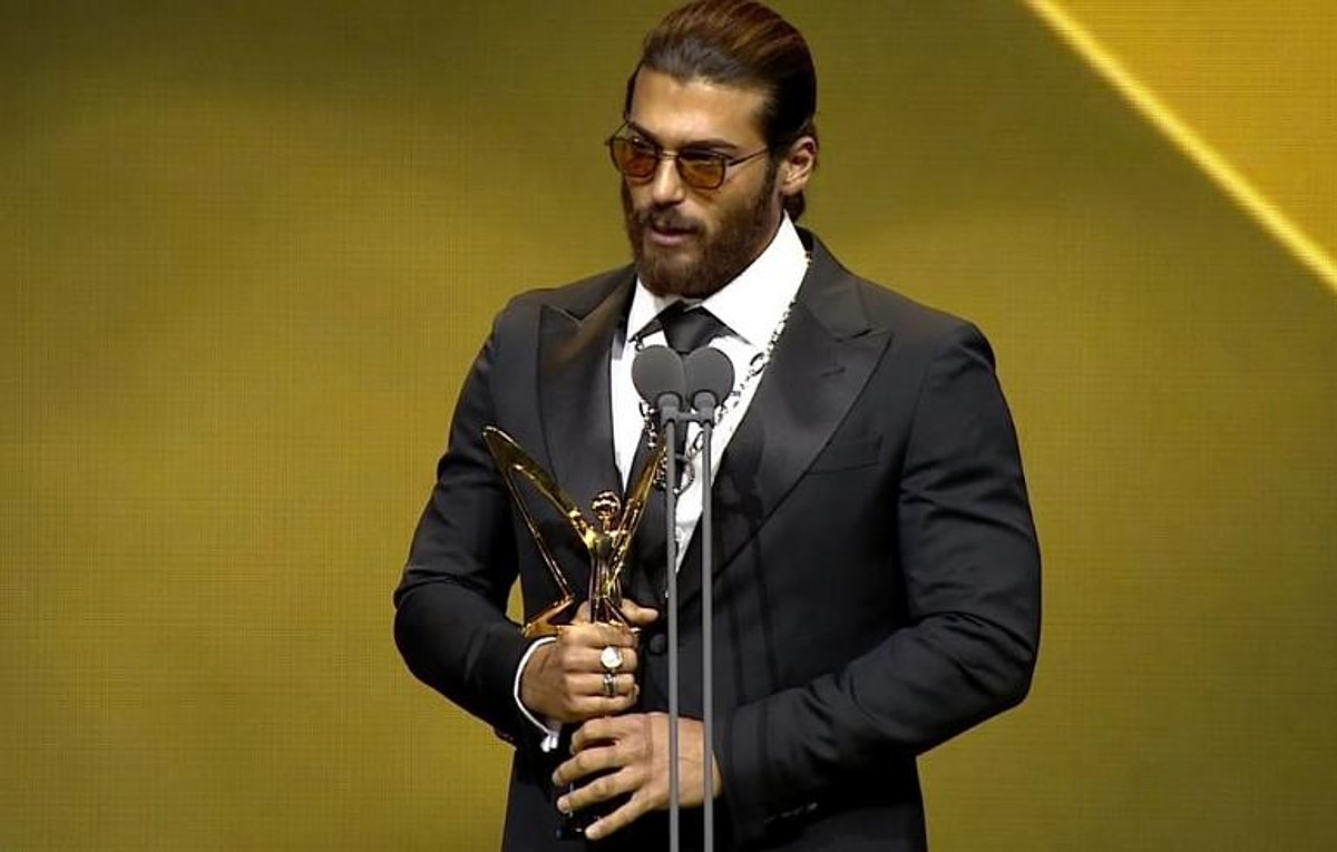 Актер года 2022. Актер года 2022. Александр збруев 2022. Крис эванс сейчас. Данила козловский плачет.