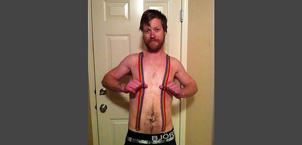 1. Это же надо так подогнать тату!