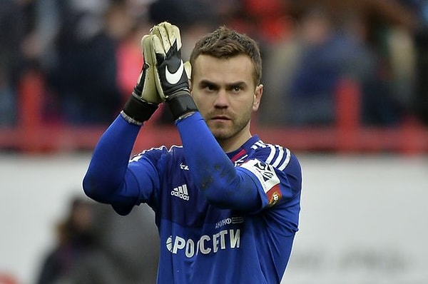 1. Игорь Акинфеев