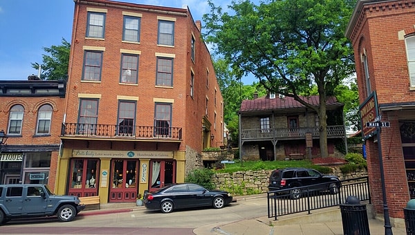 1. Вроде бы обычная фотография. Ничего не замечаете? Все еще нет?