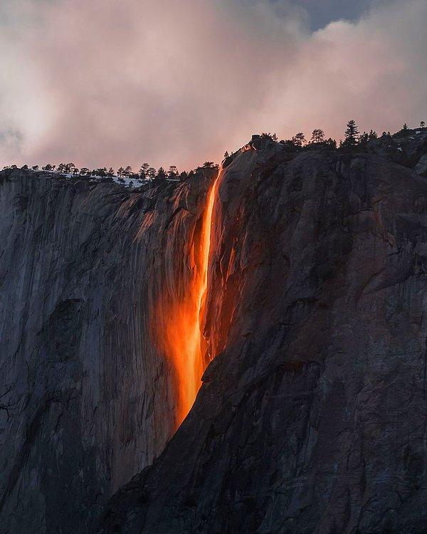 49. Yosemite Vadisi'ndeki Ateş Şelalesi, Sarah Bethea: