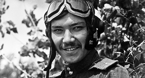 2. Какое прозвище было у лейтенанта Сагдуллаева в картине "В бой идут одни старики"?