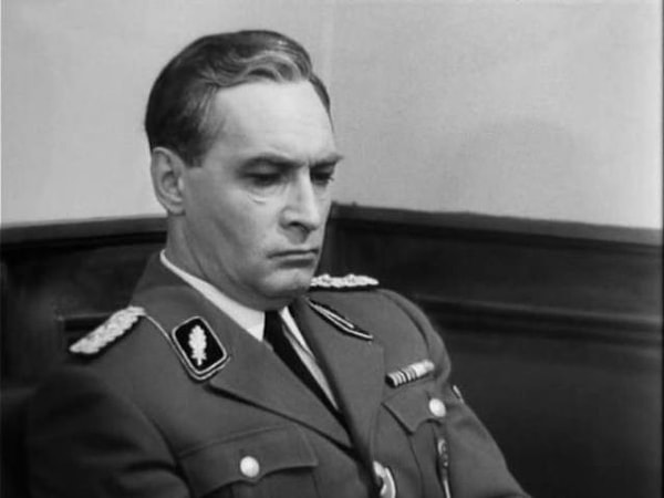 9. Как на самом деле звали Штирлица?