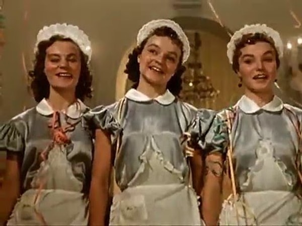 9. Где служила Танечка, согласно одной из песен, которая звучит в фильме?