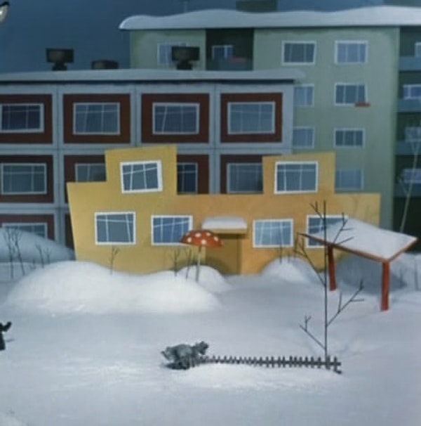 1. Откуда этот двор?