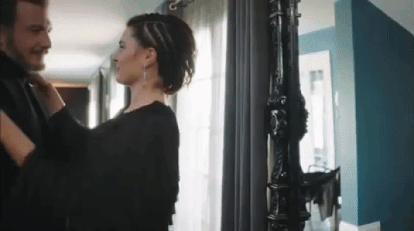 Ama en çok da Merve'ye sevindik. Keşke bu kadar punduna getirileceğine birkaç bölüm Merve'nin bu bebeksi tatlılığını ve mutluluğunu görseydik.