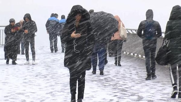 İstanbul'da Mevsimin İlk Kar Yağışından 13 Manzara