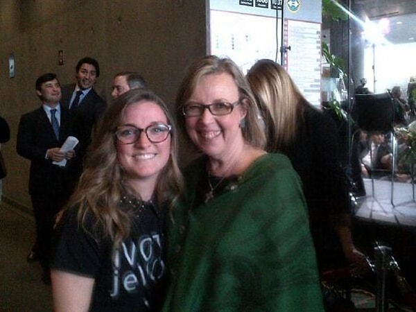 12. Премьер-министр Канады Джастин Трюдо и его фотобомба