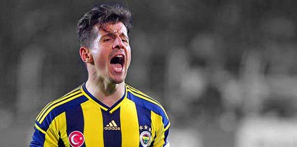 Emre Belözoğlu 38 yaşında Başakşehir'de futbol yaşamını sürdürüyor. Sezon sonu jübile yapacak; ancak sezon sonuna kadar Fenerbahçe ile anlaşabilir.