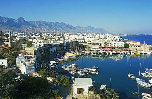 Güney Kıbrıs'ı da gezmek istiyorsanız buranın Avrupa Birliği'ne dahil olduğunu ve vizeye ihtiyacınız olduğunu unutmayın.