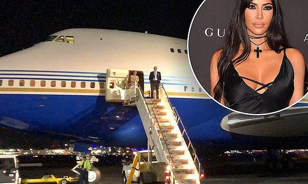 20. Yine Kim Kardashian ve Kanye West'in 660 kişilik dev bir Boeing 747'yi özel uçak olarak kullanması.