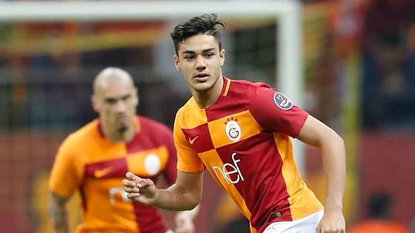 Galatasaray'ın altyapısından çıkan ve bu sezon gösterdiği performansla hem taraftarın sevgilisi olan hem de Avrupa devlerinin dikkatini çeken Ozan Kabak'a Premier Lig'den talip var.