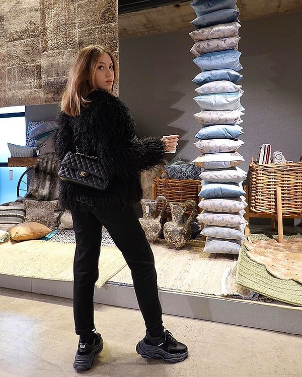 5. Тракторная подошва на спортивной обуви