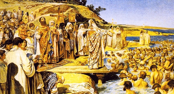 10. В каком году Русь приняла христианство?