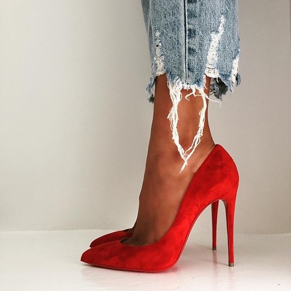 7. Красные туфли производят эффект не меньше красной помады ;)