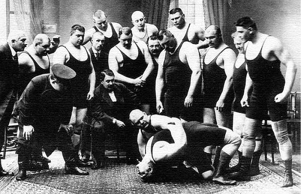 8. Что означает фразеологизм «гамбургский счет»?