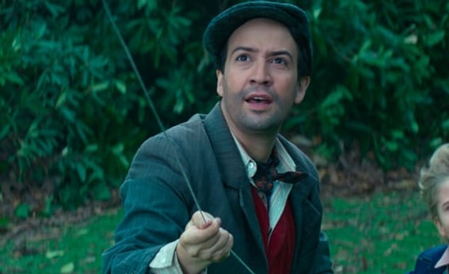 17. Son olarak, ''Mary Poppins Returns'' filmindeki efekt gibi görülen sahnelerin çoğunda CGI kullanılmamış. Oyuncu Lin-Manuel Miranda, çektiği sahnelerden birini ''Hayatımın en zor 10 saniyesi'' olarak tanımlıyor.