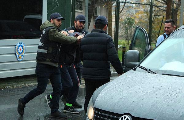 Özdemir sabah saatlerinde Çağlayan'daki İstanbul Adalet Sarayı'na sevk edildi.