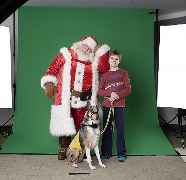 7. «Но для некоторых это была последняя семейная фотография перед смертью ребенка. Это эмоциональная работа нашей команды, которая сближает нас с этими семьями»,- говорит женщина