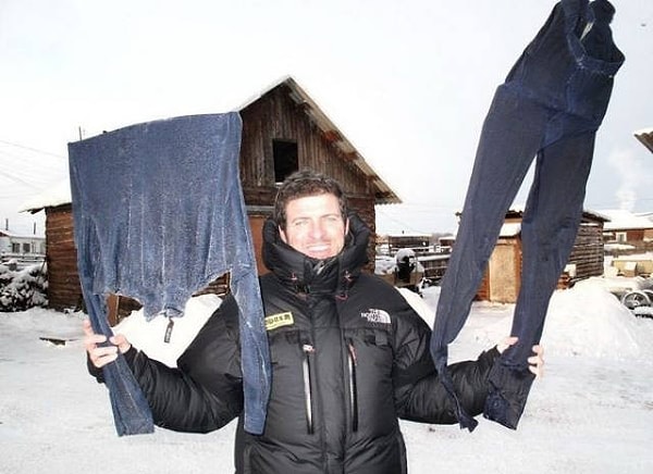 7. Скульптуры из одежды без особого труда...