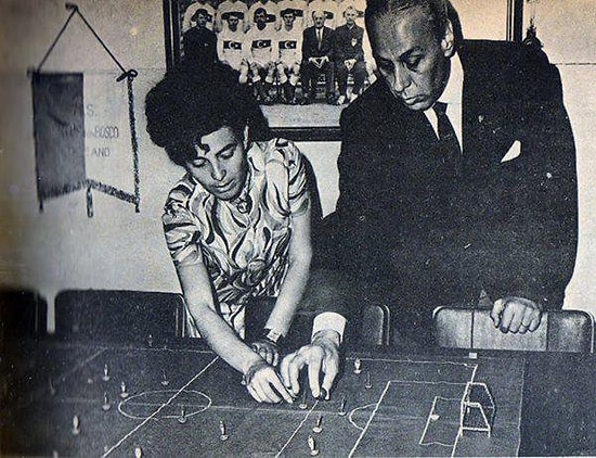 FIFA Tarafından Tescilli Ülkemizin ve Dünyanın İlk Kadın Futbol Hakemi: Drahşan Arda