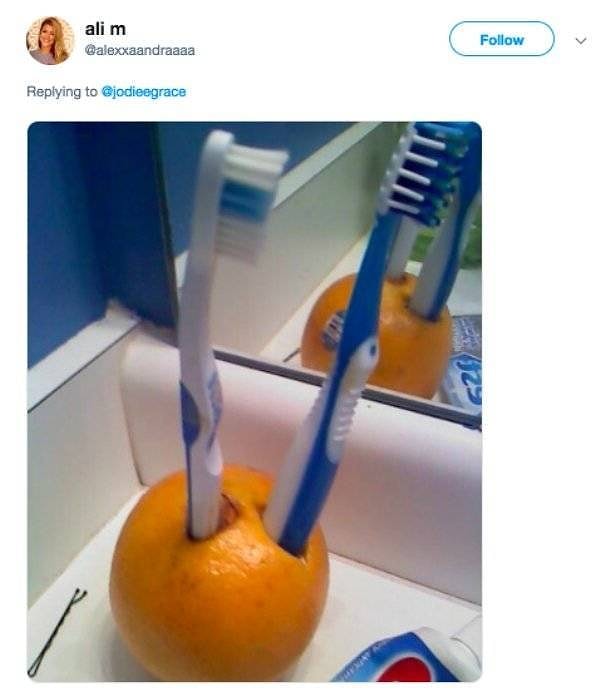 6. Стаканчик для щеток? Есть же апельсин! 😂