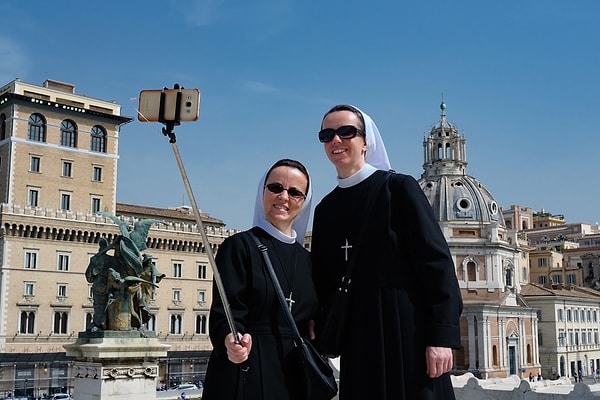 8. "Монахини Турда" - Полли Русин (Великобритания)