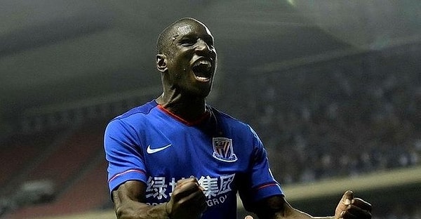 Sezon sonunda bonservisinin sahibi olan Shanghai Shenhua'ya dönen Demba Ba, Çin ekibinde ise 17 maçta 5 gol ve iki asistle oynadı.