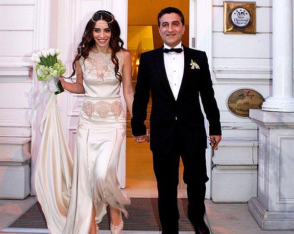 2013 yılında Levent Veziroğlu ile dünyaevine giren mütevazı oyuncu çeşitli sıkıntılar yaşadığı evliliğinde bir süre ara verdi ama...