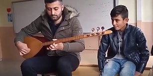 Bağlama Çalan Öğretmenine Eşlik Eden Ufaklıktan Hayran Kalacağınız Bir Türkü Performansı