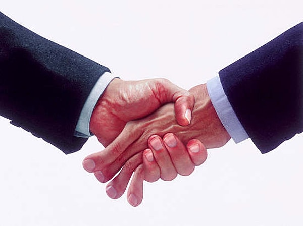 1. Итак, вы на корпоративе. Все жмут друг другу руки в знак приветствия. Сколько людей присутствуют на вечеринке, если всего состоялось 66 рукопожатий?